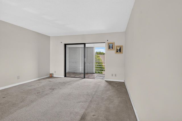 4140 NW 44TH Avenue 411, Lauderdale Lakes, FL 33319