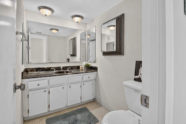 4140 NW 44TH Avenue 411, Lauderdale Lakes, FL 33319