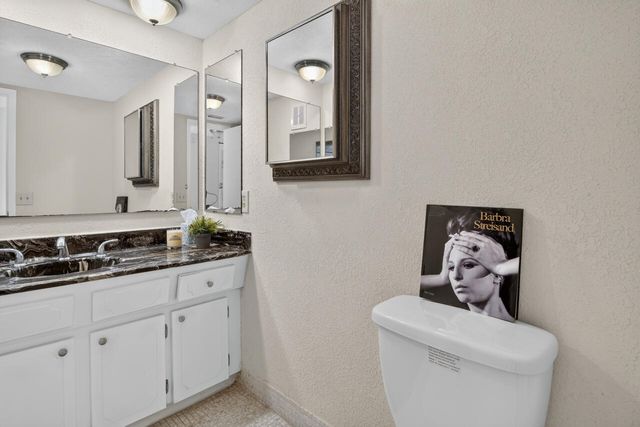 4140 NW 44TH Avenue 411, Lauderdale Lakes, FL 33319