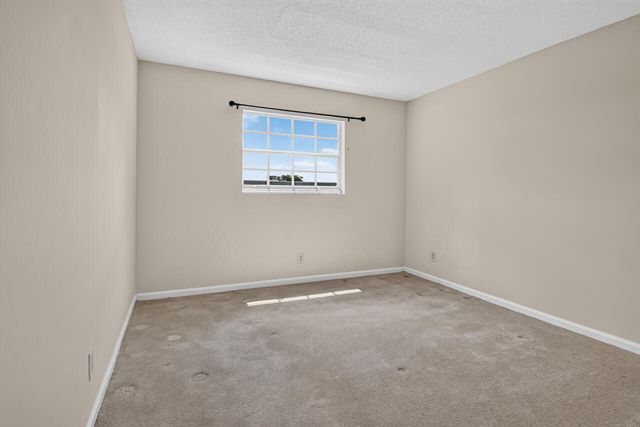4140 NW 44TH Avenue 411, Lauderdale Lakes, FL 33319