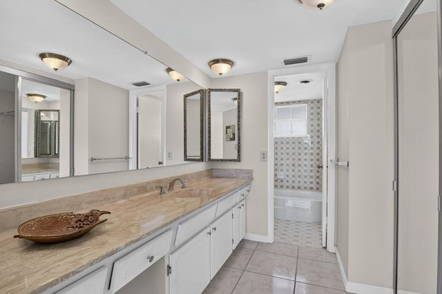 4140 NW 44TH Avenue 411, Lauderdale Lakes, FL 33319