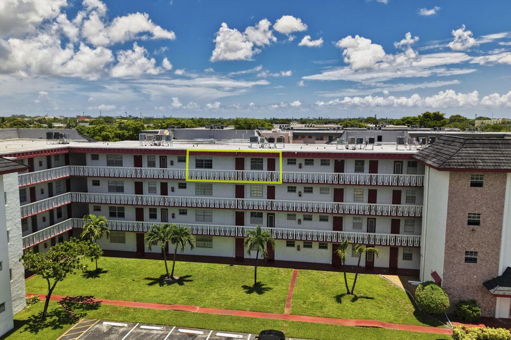 4140 NW 44TH Avenue 411, Lauderdale Lakes, FL 33319