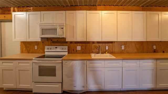 2485 County Road 258, Cameron, TX 76520