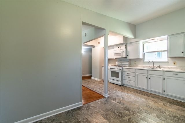 5933 Lucille Dr, Corpus Christi, TX 78412