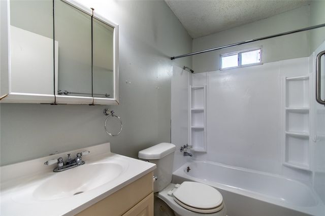 5933 Lucille Dr, Corpus Christi, TX 78412