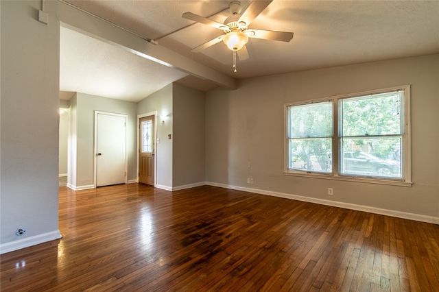 5933 Lucille Dr, Corpus Christi, TX 78412