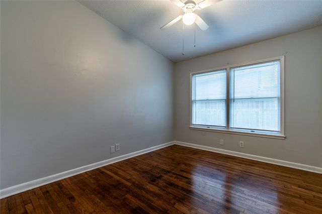 5933 Lucille Dr, Corpus Christi, TX 78412