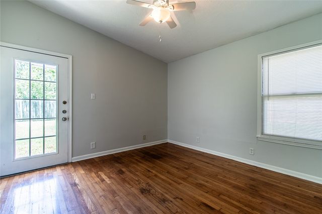 5933 Lucille Dr, Corpus Christi, TX 78412