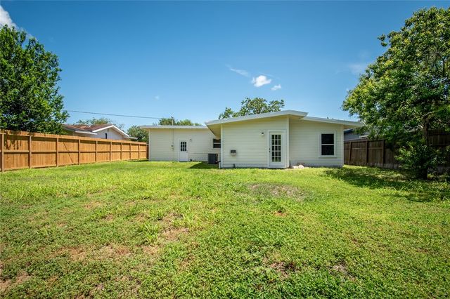 5933 Lucille Dr, Corpus Christi, TX 78412