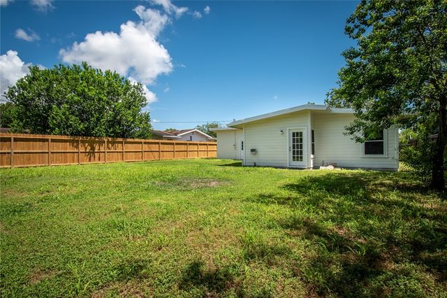 5933 Lucille Dr, Corpus Christi, TX 78412
