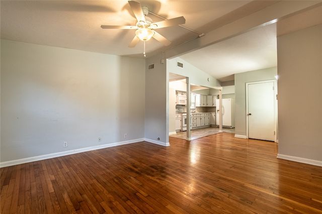 5933 Lucille Dr, Corpus Christi, TX 78412