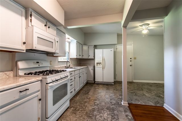 5933 Lucille Dr, Corpus Christi, TX 78412
