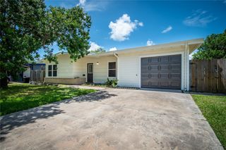 5933 Lucille Dr, Corpus Christi, TX 78412