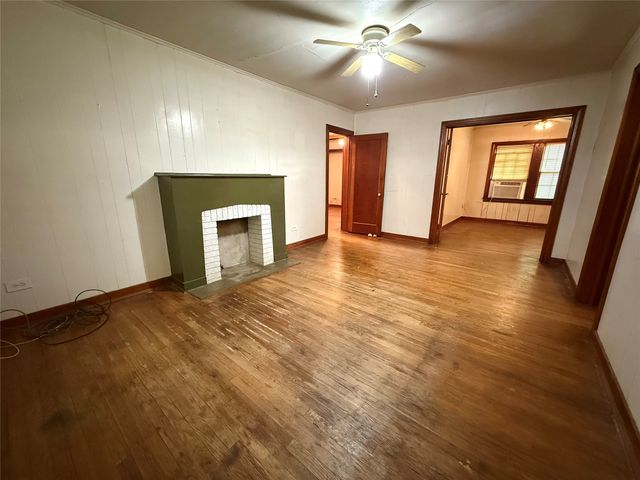 1130 S Buffalo Street, Canton, TX 75103