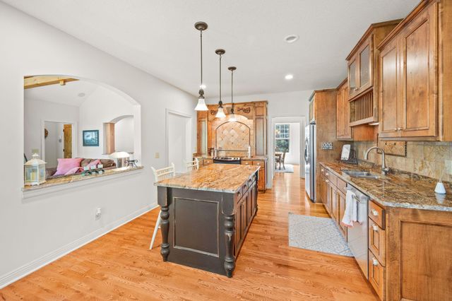 11668 E Laketowne Drive, Albertville, MN 55301