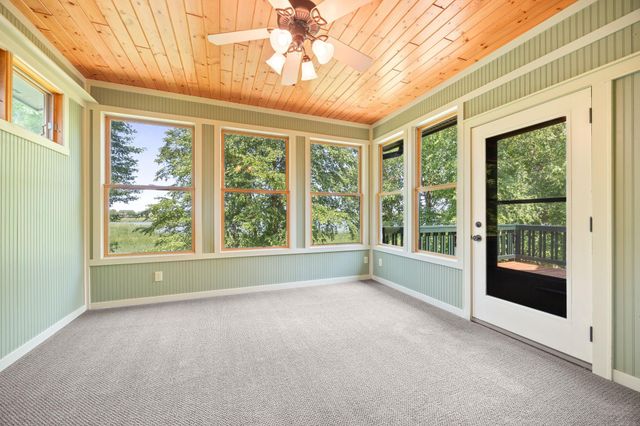 11668 E Laketowne Drive, Albertville, MN 55301