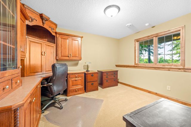 11668 E Laketowne Drive, Albertville, MN 55301