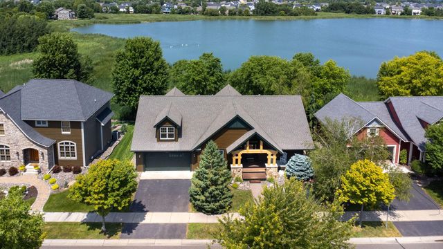 11668 E Laketowne Drive, Albertville, MN 55301