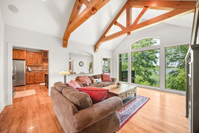 11668 E Laketowne Drive, Albertville, MN 55301