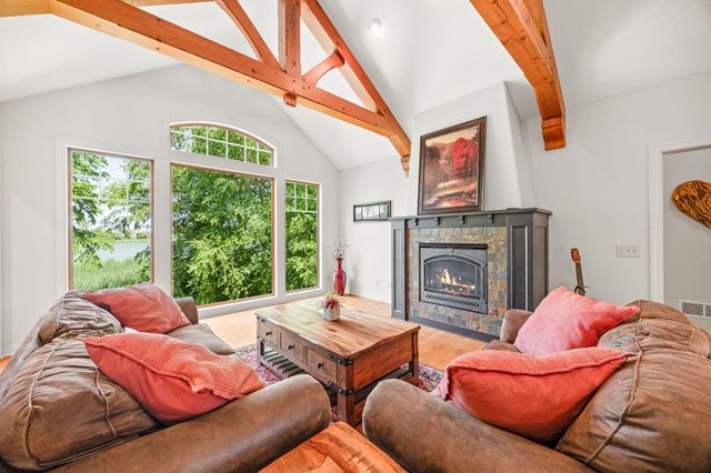 11668 E Laketowne Drive, Albertville, MN 55301