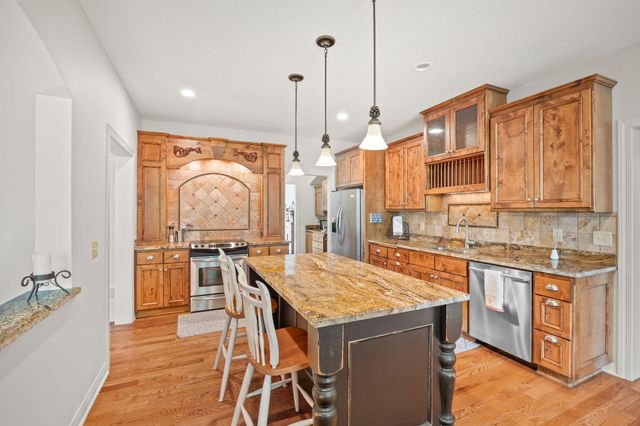 11668 E Laketowne Drive, Albertville, MN 55301