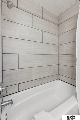 4908 N 48 Street, Omaha, NE 68104