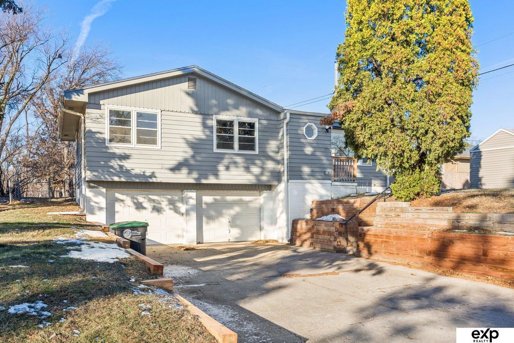 4908 N 48 Street, Omaha, NE 68104