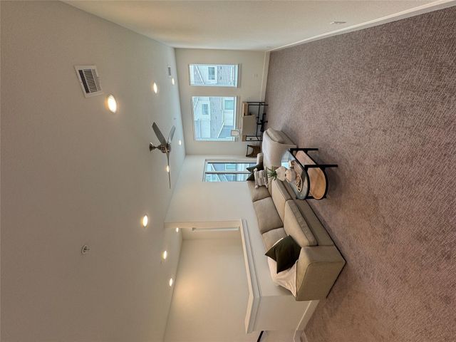 2050 Lohmans SPUR 702, Lakeway, TX 78734