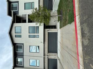 2050 Lohmans SPUR 702, Lakeway, TX 78734