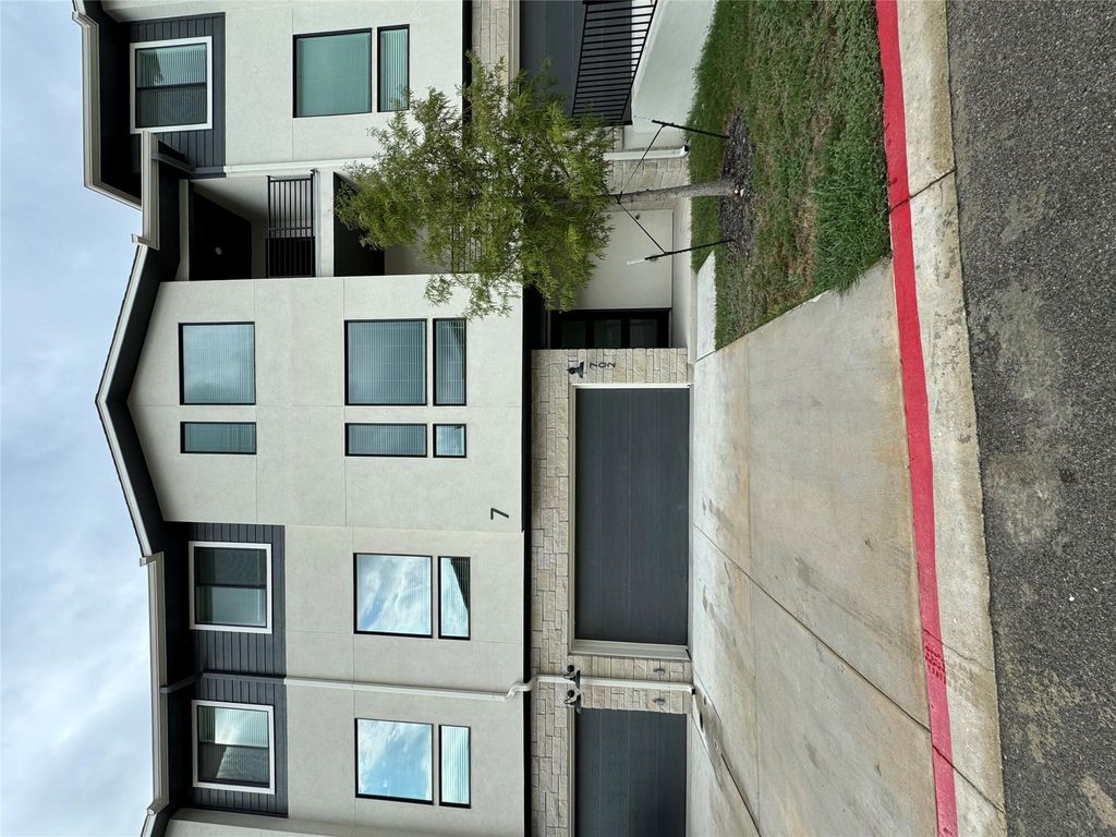 2050 Lohmans SPUR 702, Lakeway, TX 78734