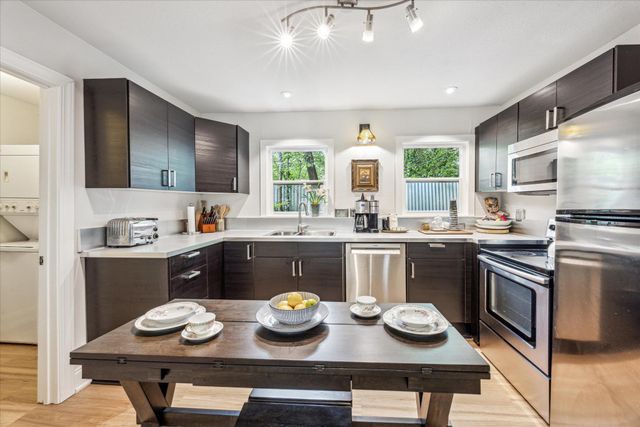 1106 Fairmount Ave B, Austin, TX 78704