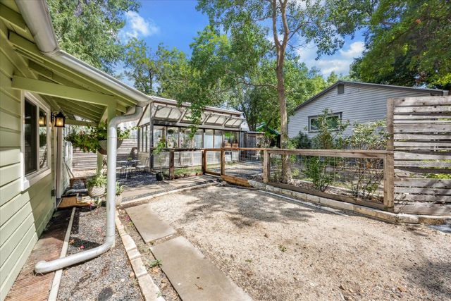 1106 Fairmount Ave B, Austin, TX 78704