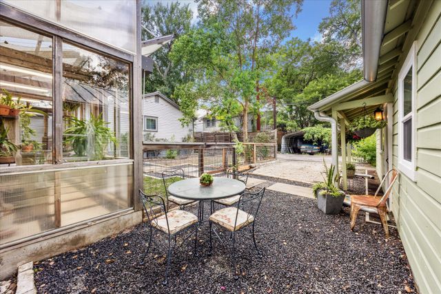 1106 Fairmount Ave B, Austin, TX 78704