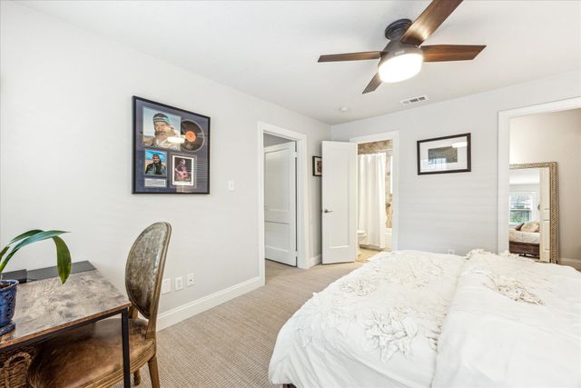 1106 Fairmount Ave B, Austin, TX 78704