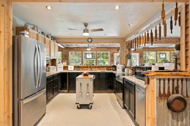 50 County Road 2122 A, Cleveland, TX 77327