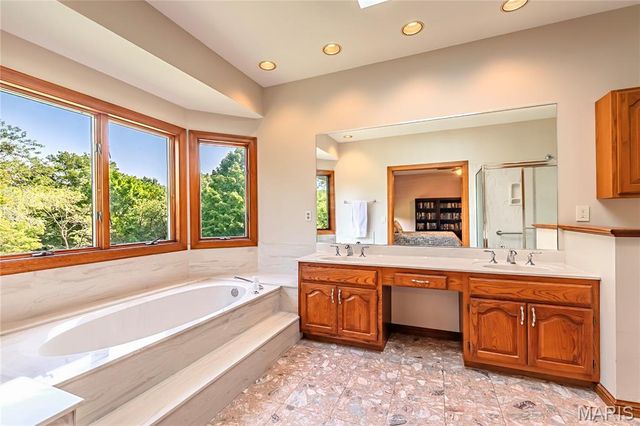 17507 Summit View Place Cove, Glencoe, MO 63038