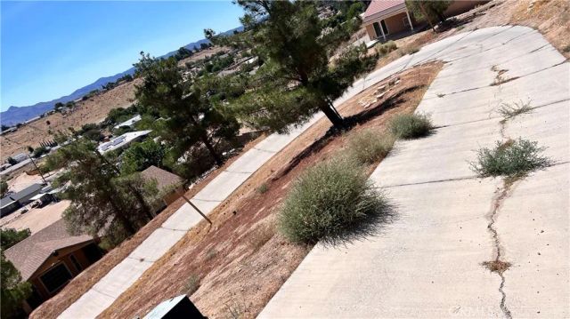 16725 Mission Street, Hesperia, CA 92345