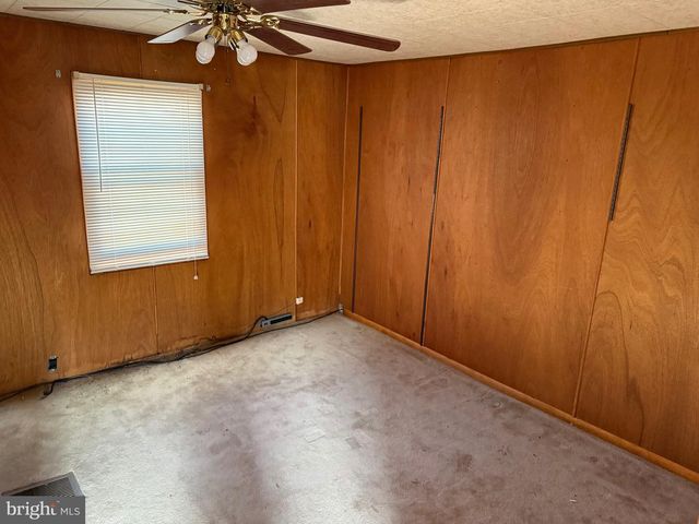 712 BILLINGS AVE, Paulsboro, NJ 08066