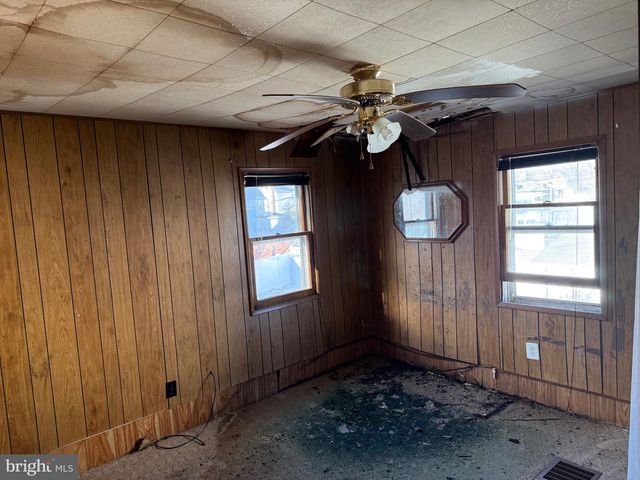 712 BILLINGS AVE, Paulsboro, NJ 08066