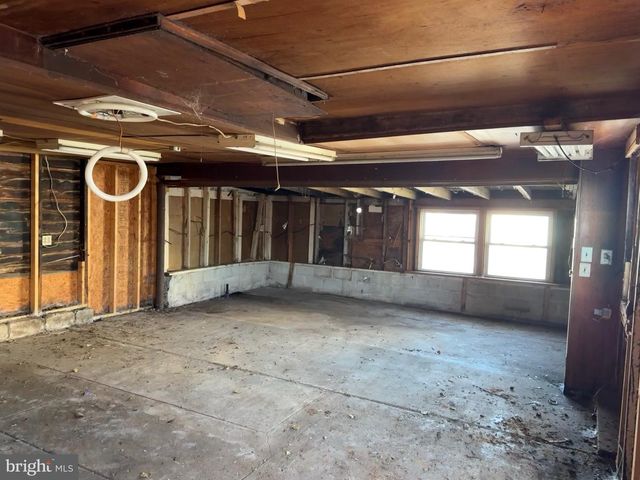 712 BILLINGS AVE, Paulsboro, NJ 08066