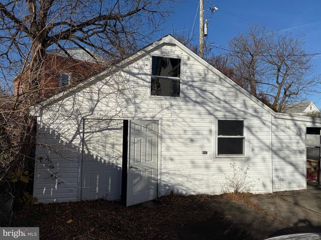 712 BILLINGS AVE, Paulsboro, NJ 08066