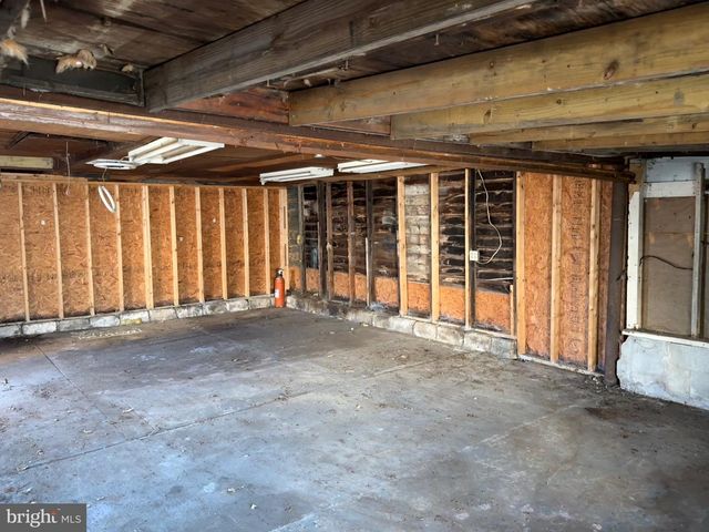 712 BILLINGS AVE, Paulsboro, NJ 08066