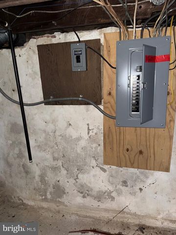 712 BILLINGS AVE, Paulsboro, NJ 08066