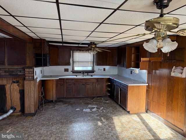 712 BILLINGS AVE, Paulsboro, NJ 08066