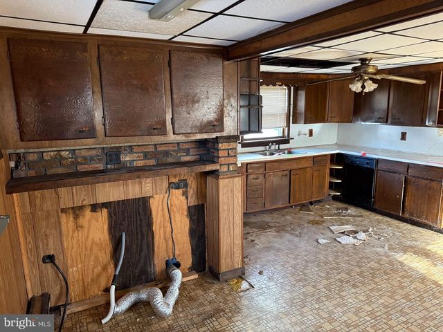 712 BILLINGS AVE, Paulsboro, NJ 08066