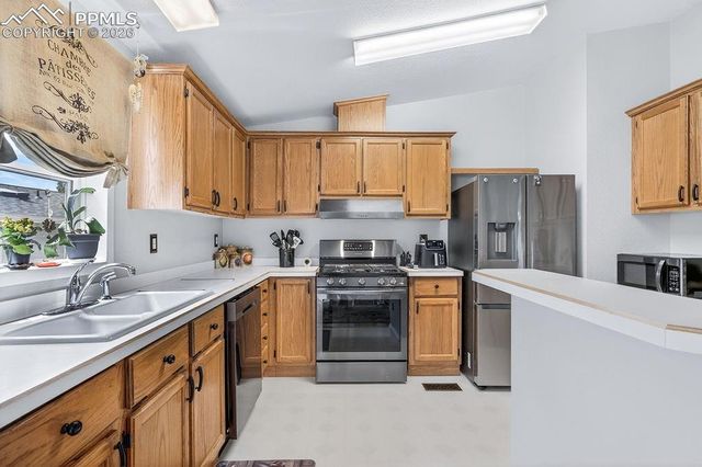 4024 Gray Fox Heights, Colorado Springs, CO 80922