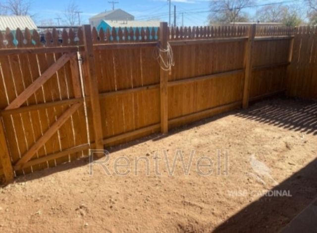 901 11th Street, Seagraves, TX 79359