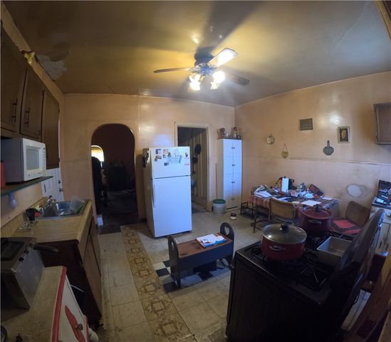2345 Atmore St, Marshall Shadeland, PA 15212