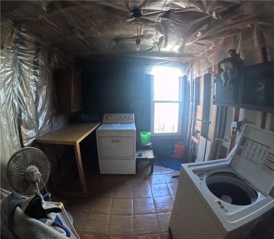 2345 Atmore St, Marshall Shadeland, PA 15212