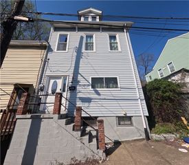2345 Atmore St, Marshall Shadeland, PA 15212